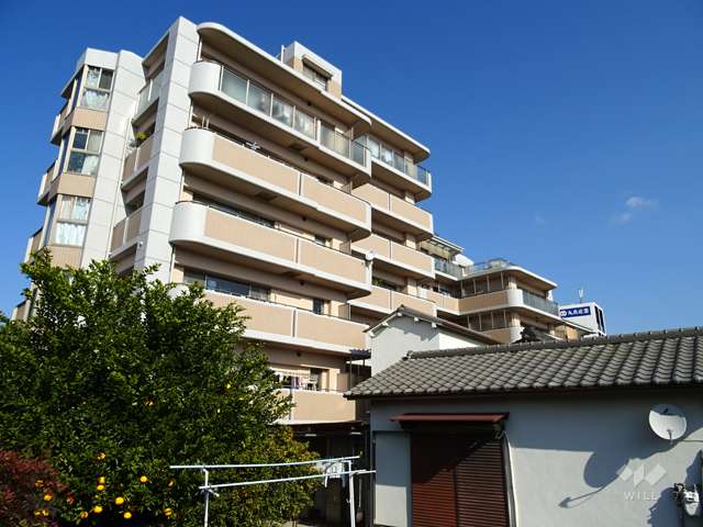 サンマンションアトレ吹田片山通り（南側から）