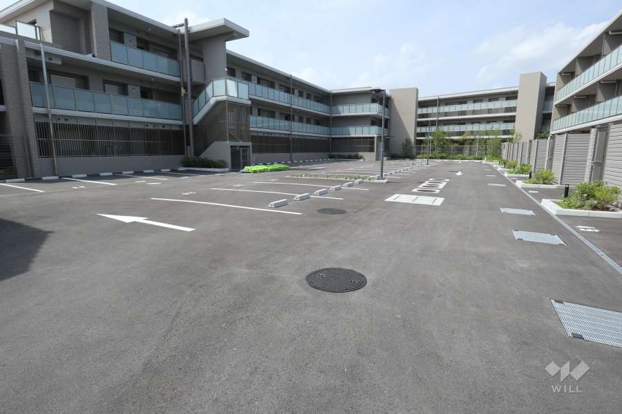 敷地内駐車場（屋外平面式）
