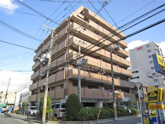 ライオンズマンション江坂町の外観（南西側から）