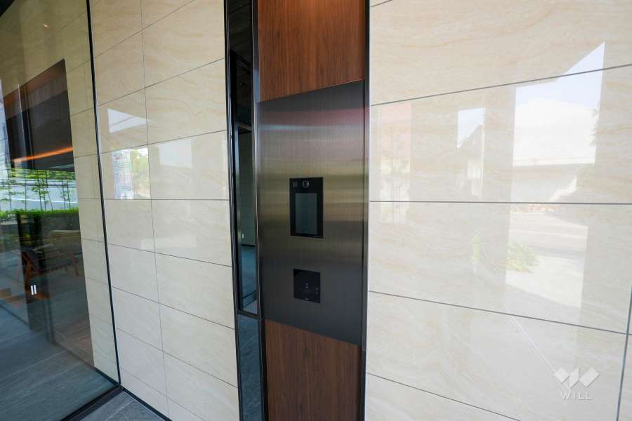 エントランスはオートロック付きです。