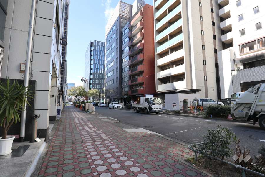 敷地南側の前面道路