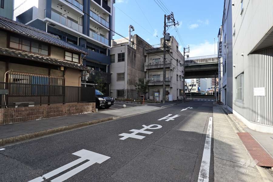 敷地北側の前面道路