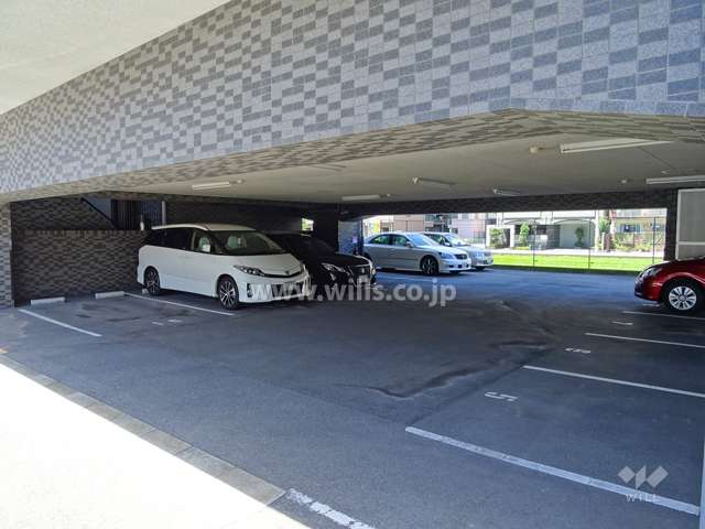 敷地内駐車場（屋内・屋外平面式）