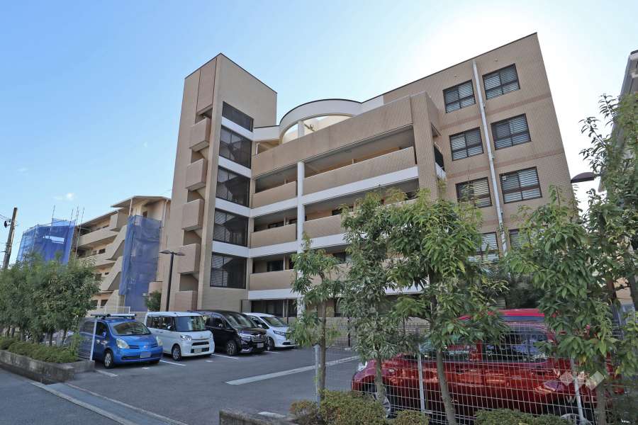 ブロド茨木稲葉町の外観（北西側から）