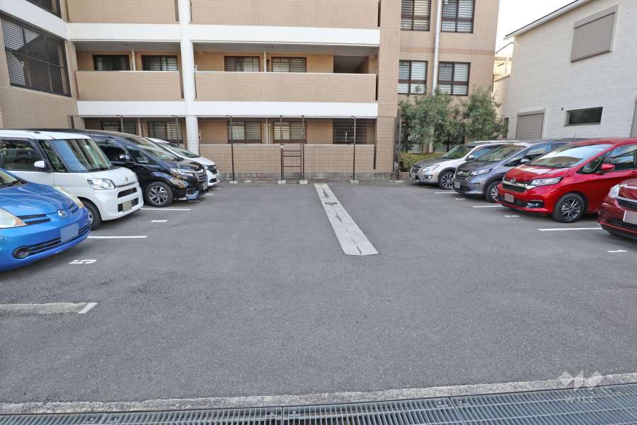 敷地内駐車場（屋外平面式）