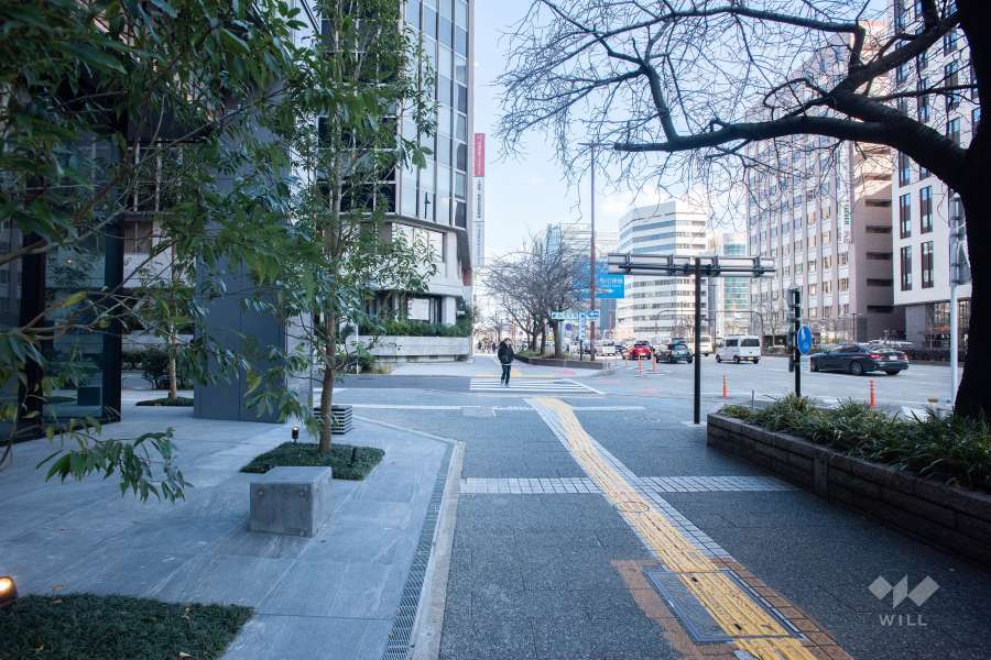 敷地南側の前面道路