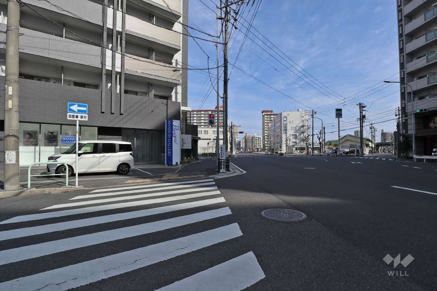 敷地南東側は、千郷千早町線に面しています。