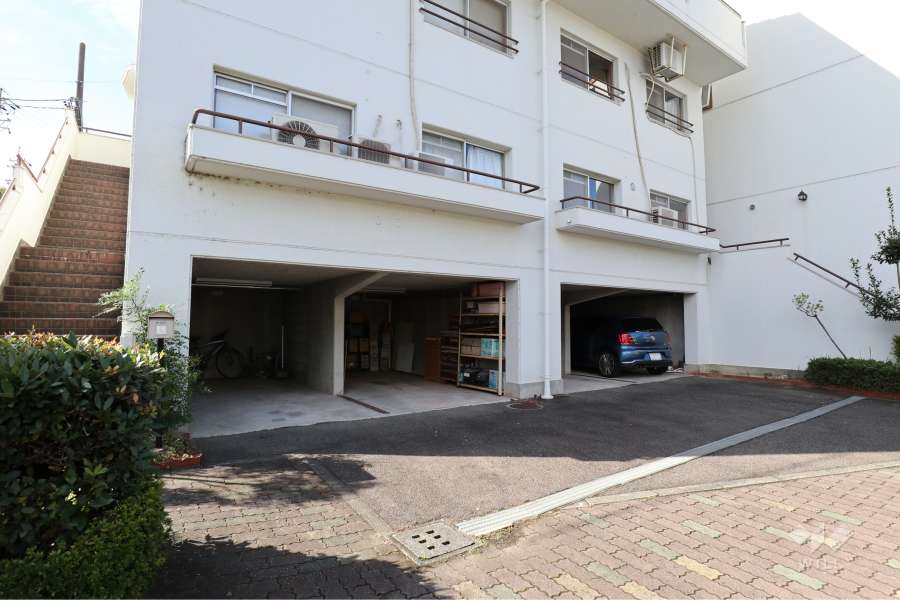 敷地内駐車場（屋内平面式）