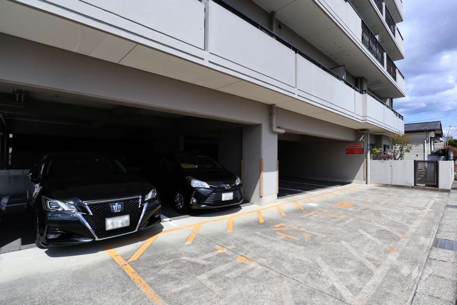 敷地内駐車場（屋内平面式）