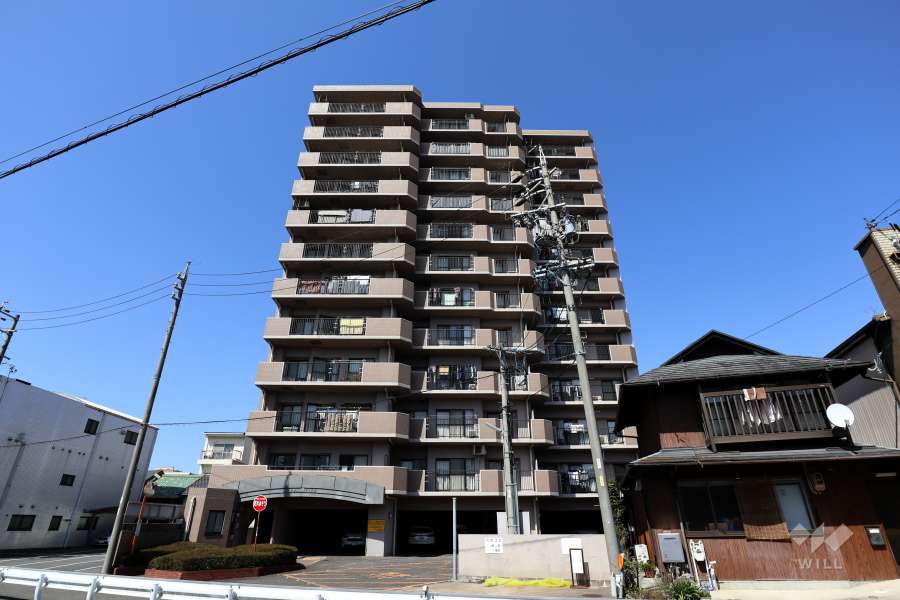 アピエス瀬戸末広町の外観（南側から）