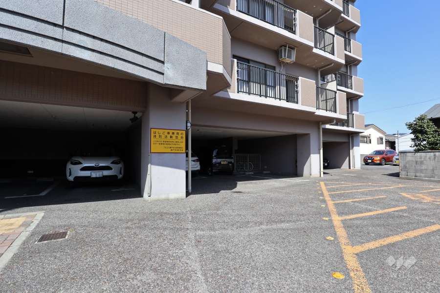 敷地内駐車場（屋内平面式、屋外平面式）