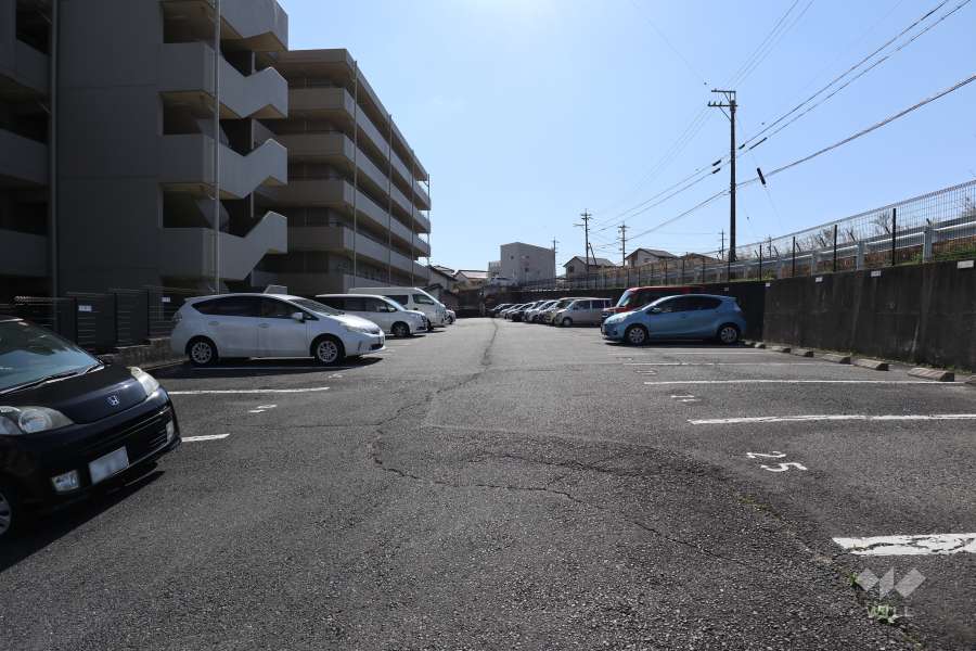 敷地内駐車場（屋外平面式）