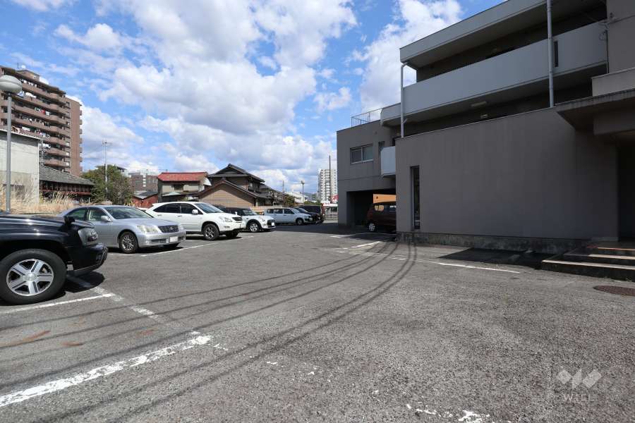 敷地内駐車場（屋外平面式、屋内平面式）