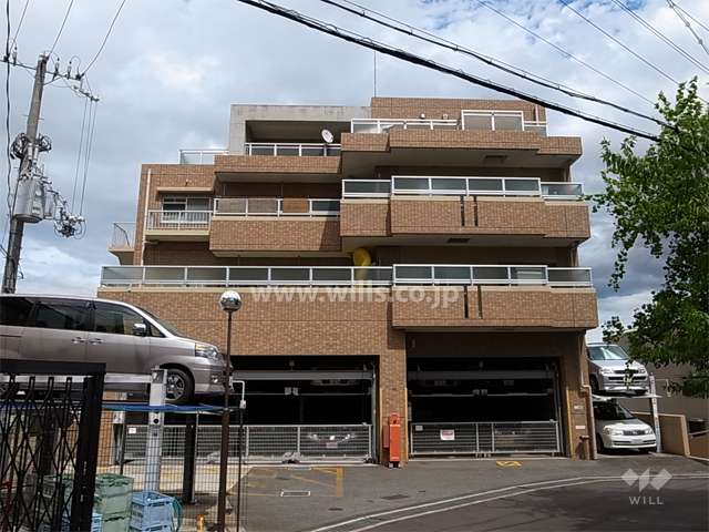 グローバル吹田新芦屋の外観（西側から）