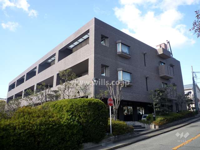 ファミール宝塚中山の外観（南東側から）
