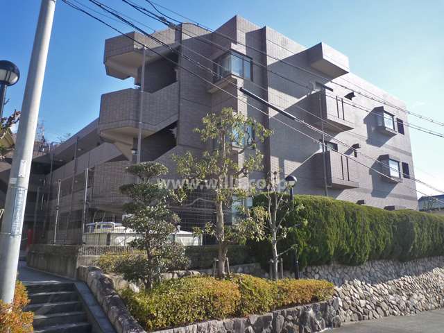 ファミール宝塚中山の外観（北西側から）