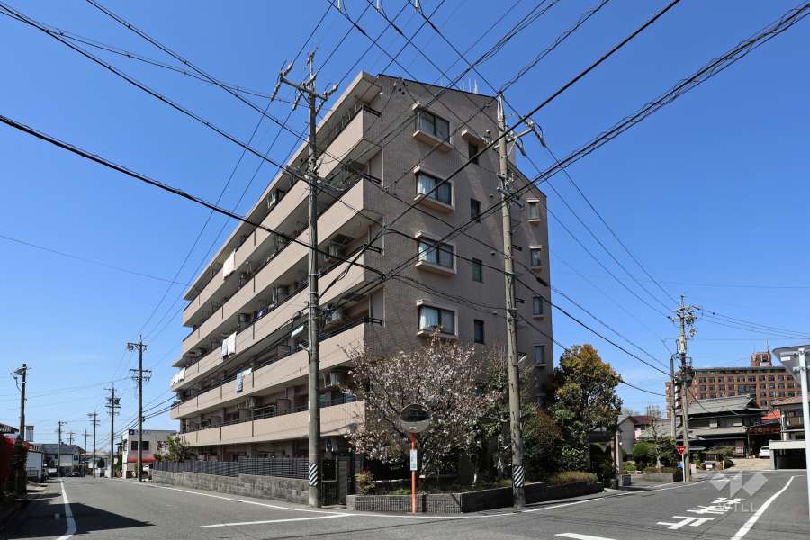 チサンマンション瀬戸菱野南の外観（南東側から）