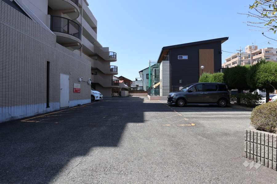 敷地内駐車場（屋外平面式）