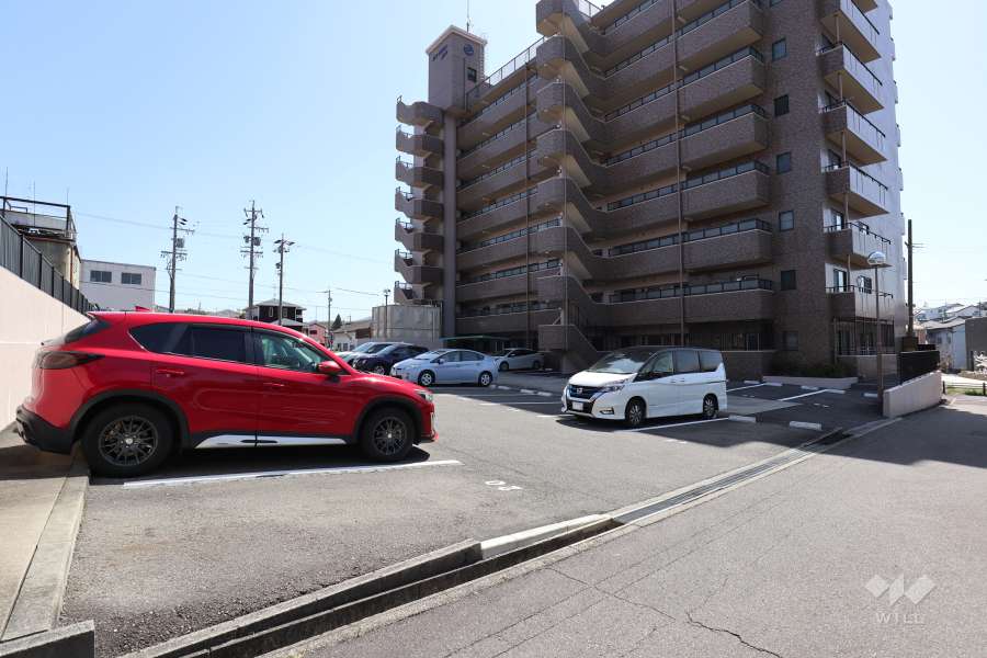 駐車場の出入り口・敷地内駐車場（屋外平面式）