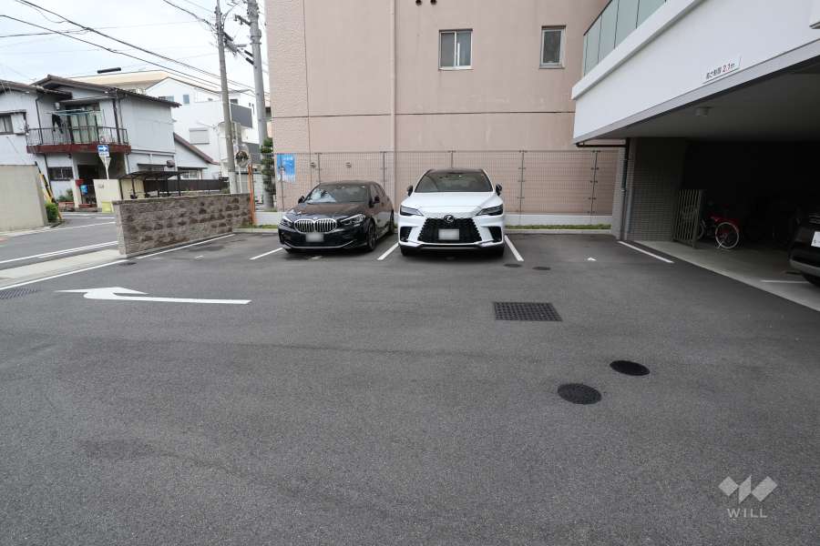 敷地内駐車場（屋外平面式）