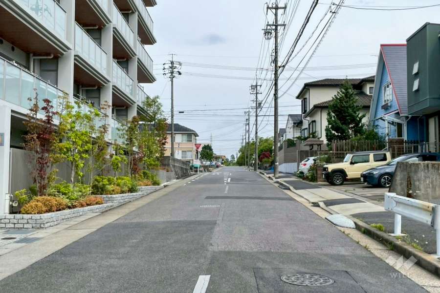 敷地南西側の前面道路