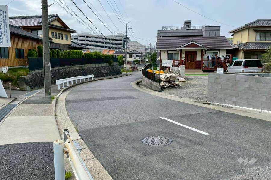 敷地南西側の前面道路