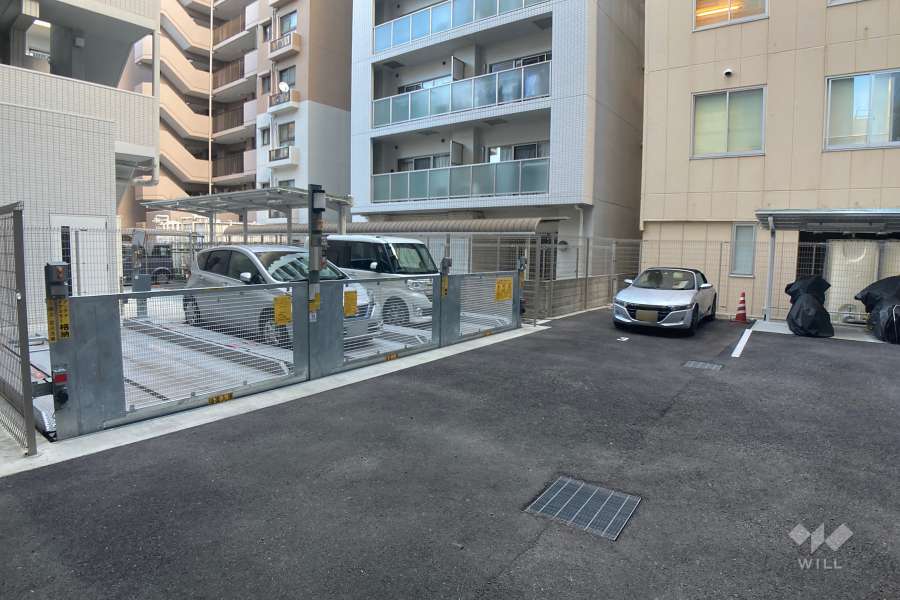 敷地内駐車場（屋外平面式・屋外機械式）※東側