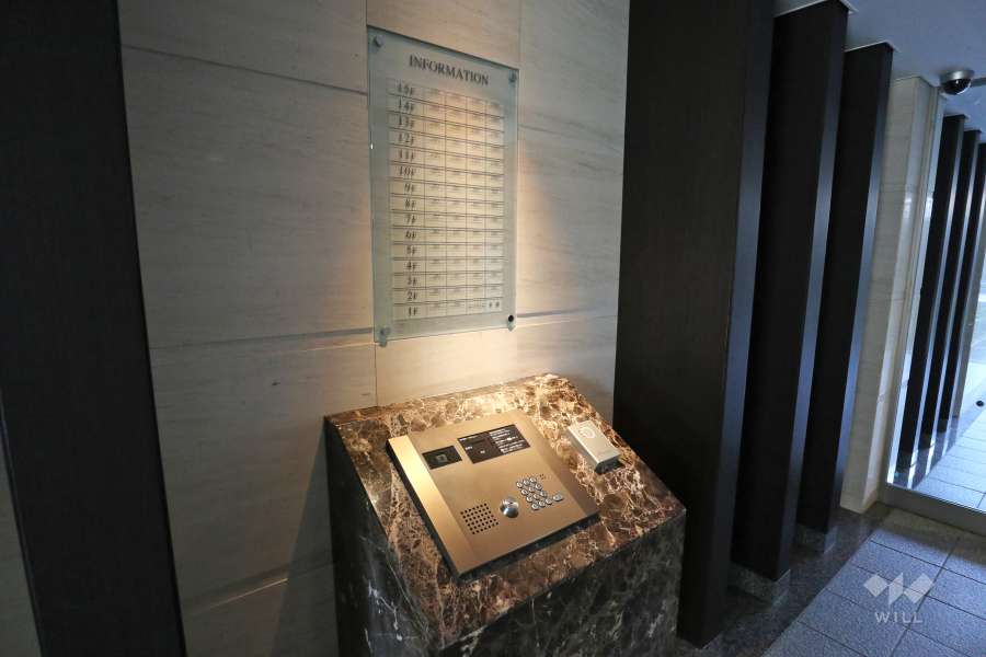 オートロックの操作盤、案内板
