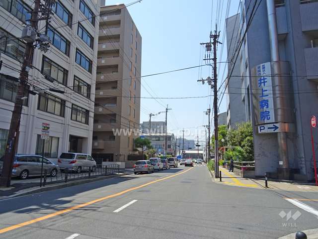 敷地北側の前面道路（東側から）