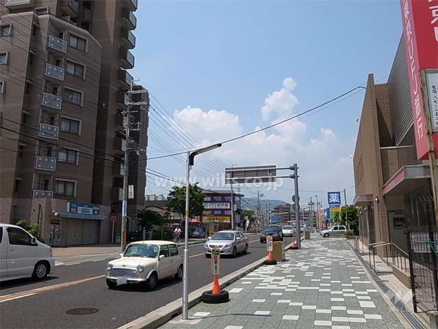 敷地の北側は国道176号線に面しています。