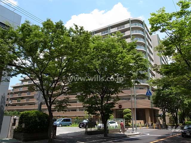 レスタージュ千里万博公園シェルスクエアの外観（南側から）