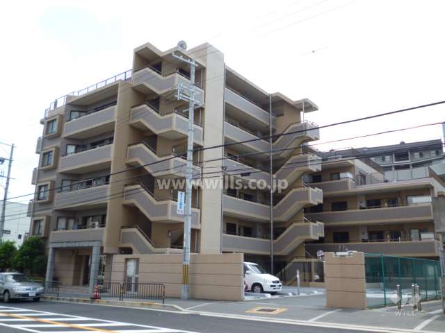 リッツ千里山田の外観