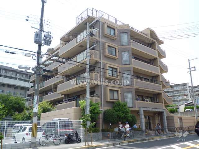 リッツ千里山田の外観