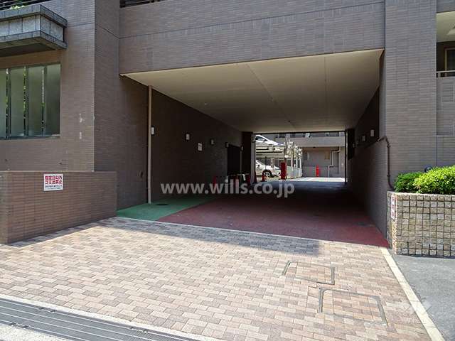 駐車場出入り口