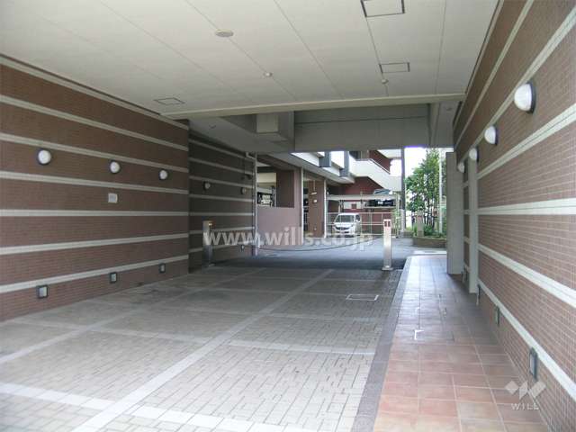 吹田シティタワーステーションコートの外観（南東側から）