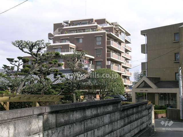 ユニーブル千里山田の外観（東側から）