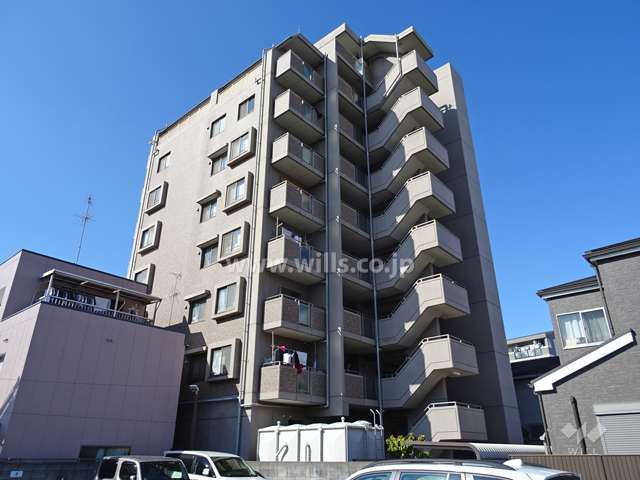 リッツ江坂パークビューの外観（南東側から）