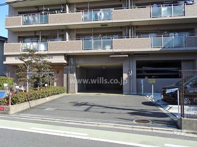 駐車場出入り口