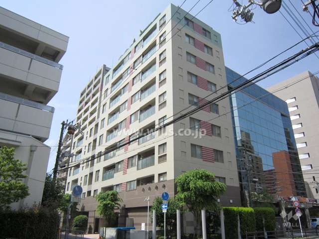 藤和江坂ホームズベネフィールの外観（北東側から）