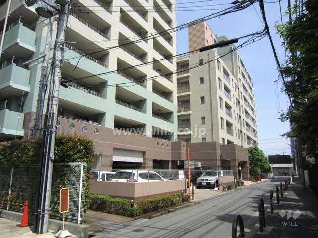 藤和江坂ホームズベネフィールの外観（南東側から）※低層階