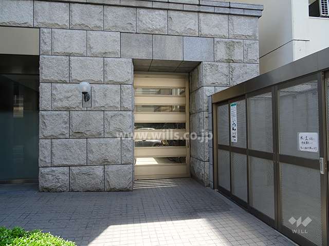 駐輪場出入り口