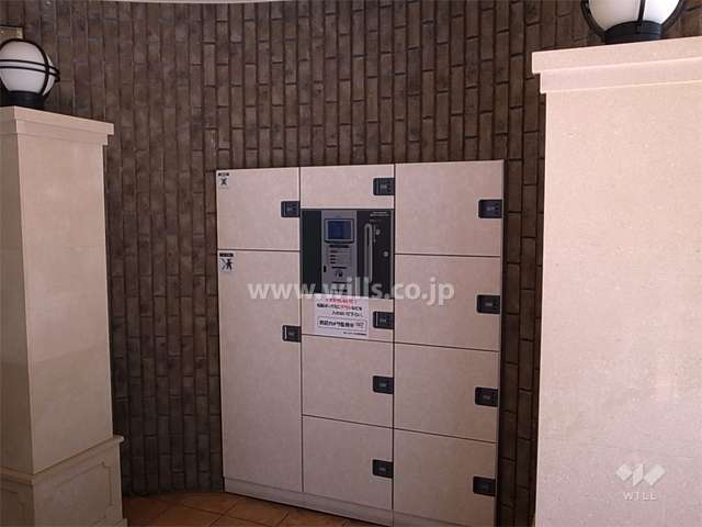 エントランスに設置された宅配ボックス