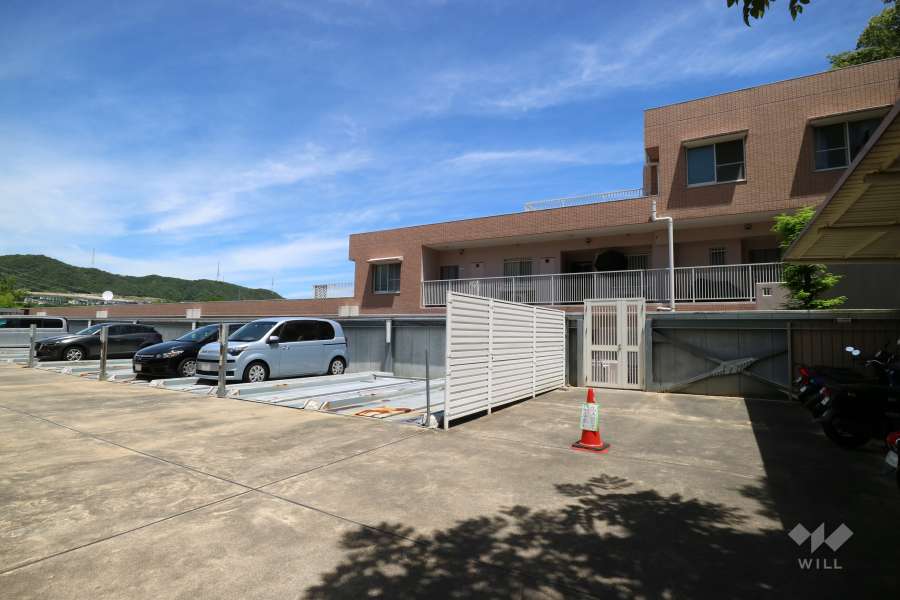 セーリオ宝塚1番館の外観（西側から）