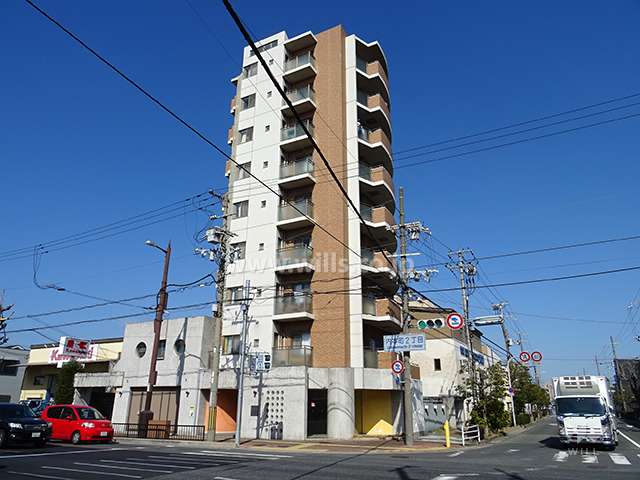 ラウムズ吹田内本町の外観（南側から）