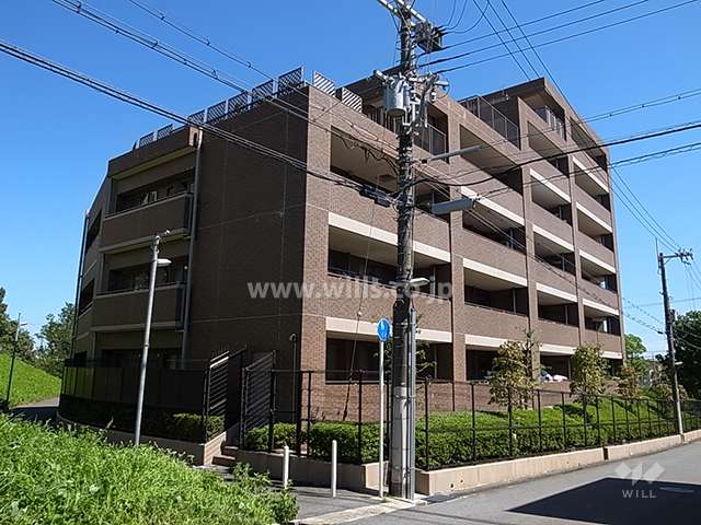 ディーグランセ北千里青山台の外観（北西側から）