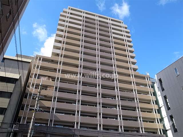 ディアステージ江坂の外観（東側から）