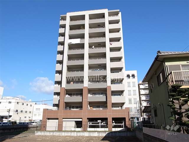 セントラル江坂垂水町の外観（南側から）