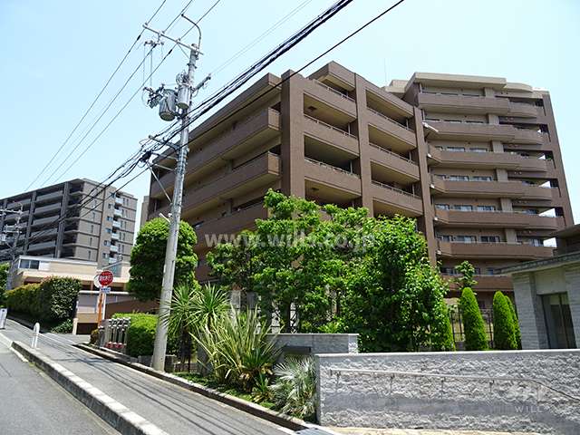 千里桃山台プライマージュの外観（西側から）
