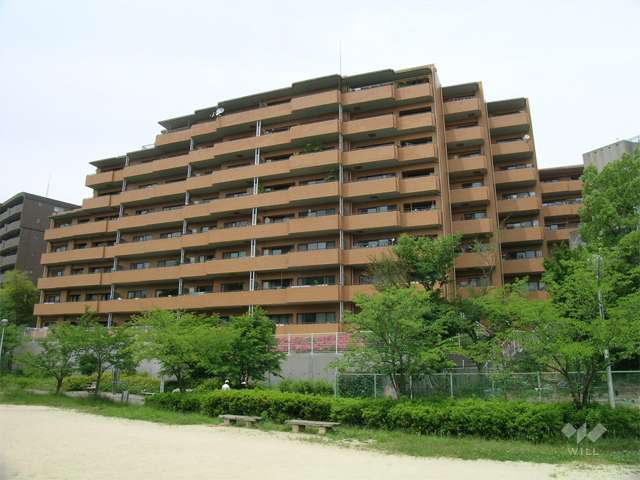 ユニーブル高野台北の外観（南側から）