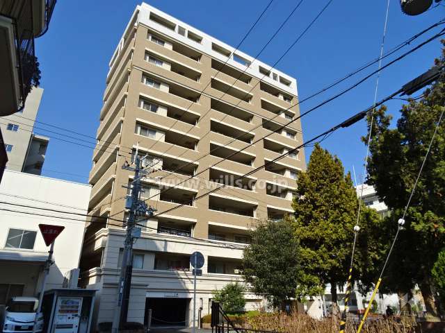 エンゼルソレーヌ江坂の外観（南東側から）